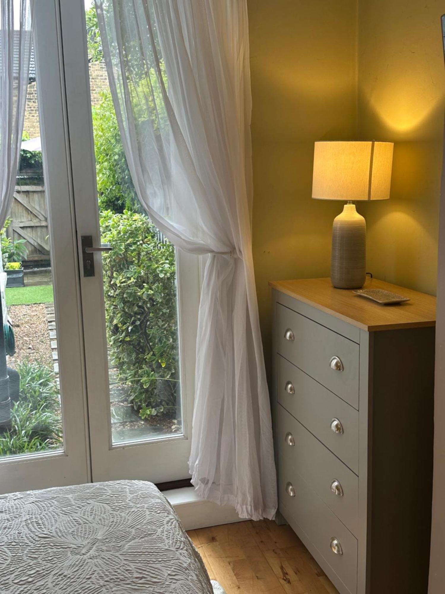 My Sky Secret Garden 1 Bedroom London Eksteriør billede