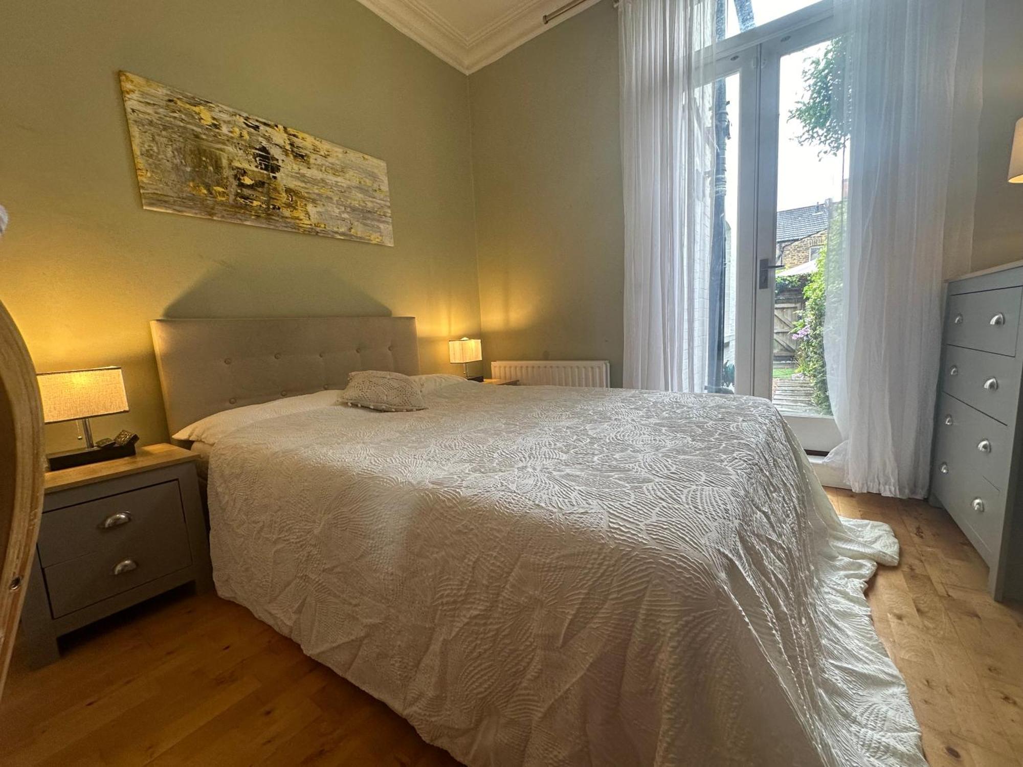 My Sky Secret Garden 1 Bedroom London Eksteriør billede