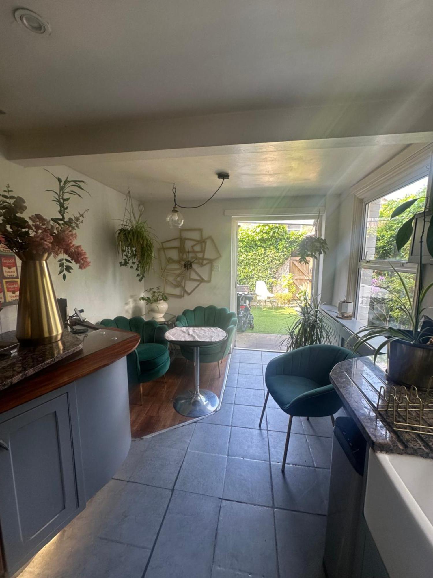 My Sky Secret Garden 1 Bedroom London Eksteriør billede